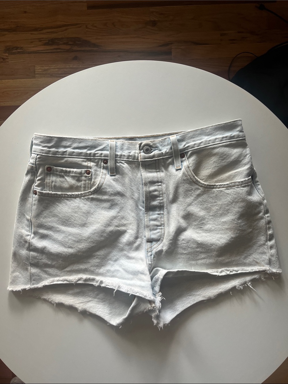 Levi’s 501 Womens High Rise Light Wash Cutoff Denim Shorts Sz 31